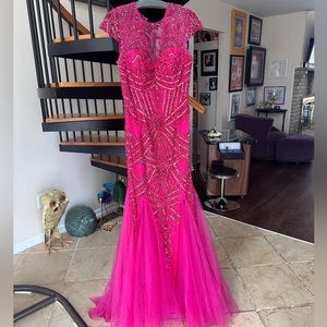 Sheri Hill Gown. Perfect for a Pageant or Prom!